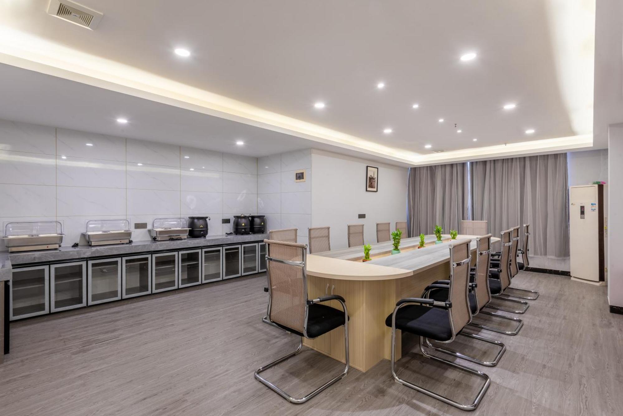 Huahang Hotel - Guangzhou Baiyun International Airport - Free Airport Shuttle Bus Dış mekan fotoğraf